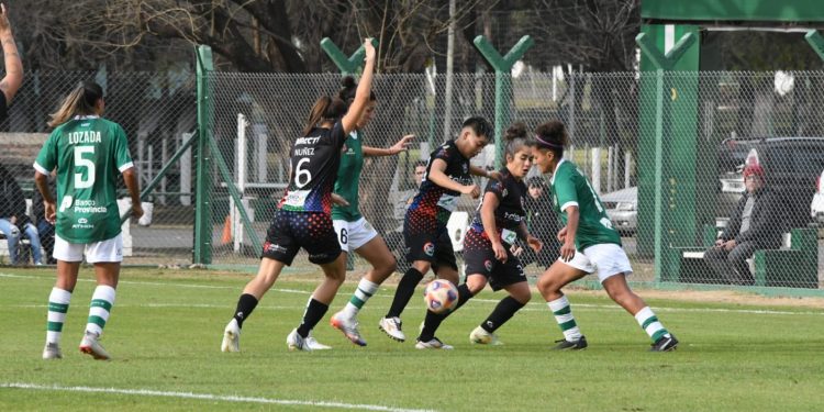 Banfield perdió ante SAT en el campo de deportes