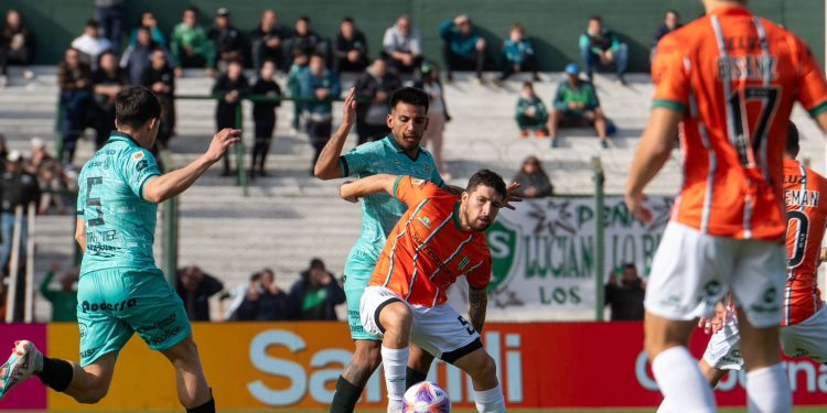 Mucho viento, poco fútbol