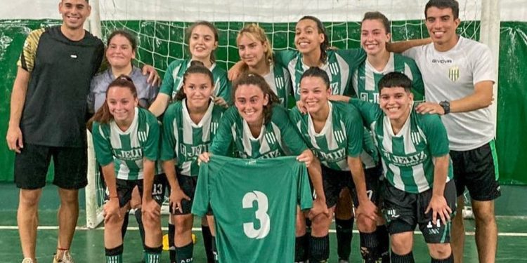 El futsal femenino ganó de visitante