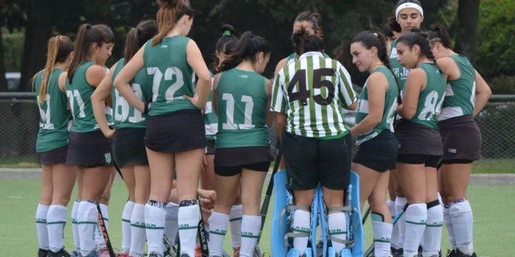 Hóckey femenino: Banfield B no pudo con Santa Barbara