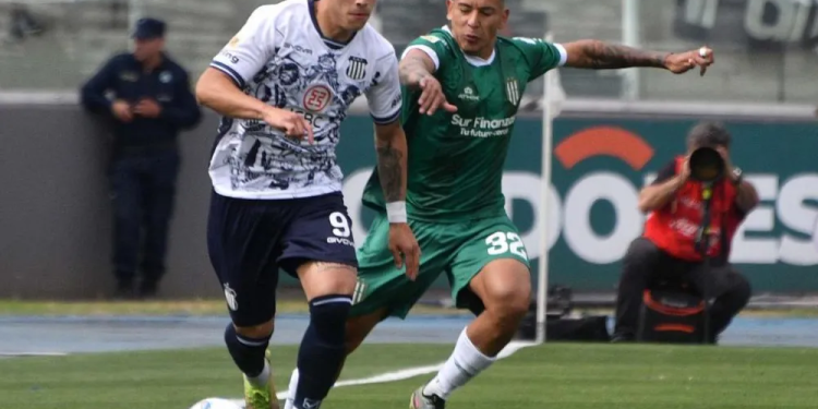 Banfield recibirá a Colón en una final por la permanencia