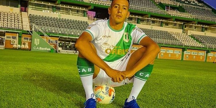 Emanuel Coronel en la mira de Rosario Central